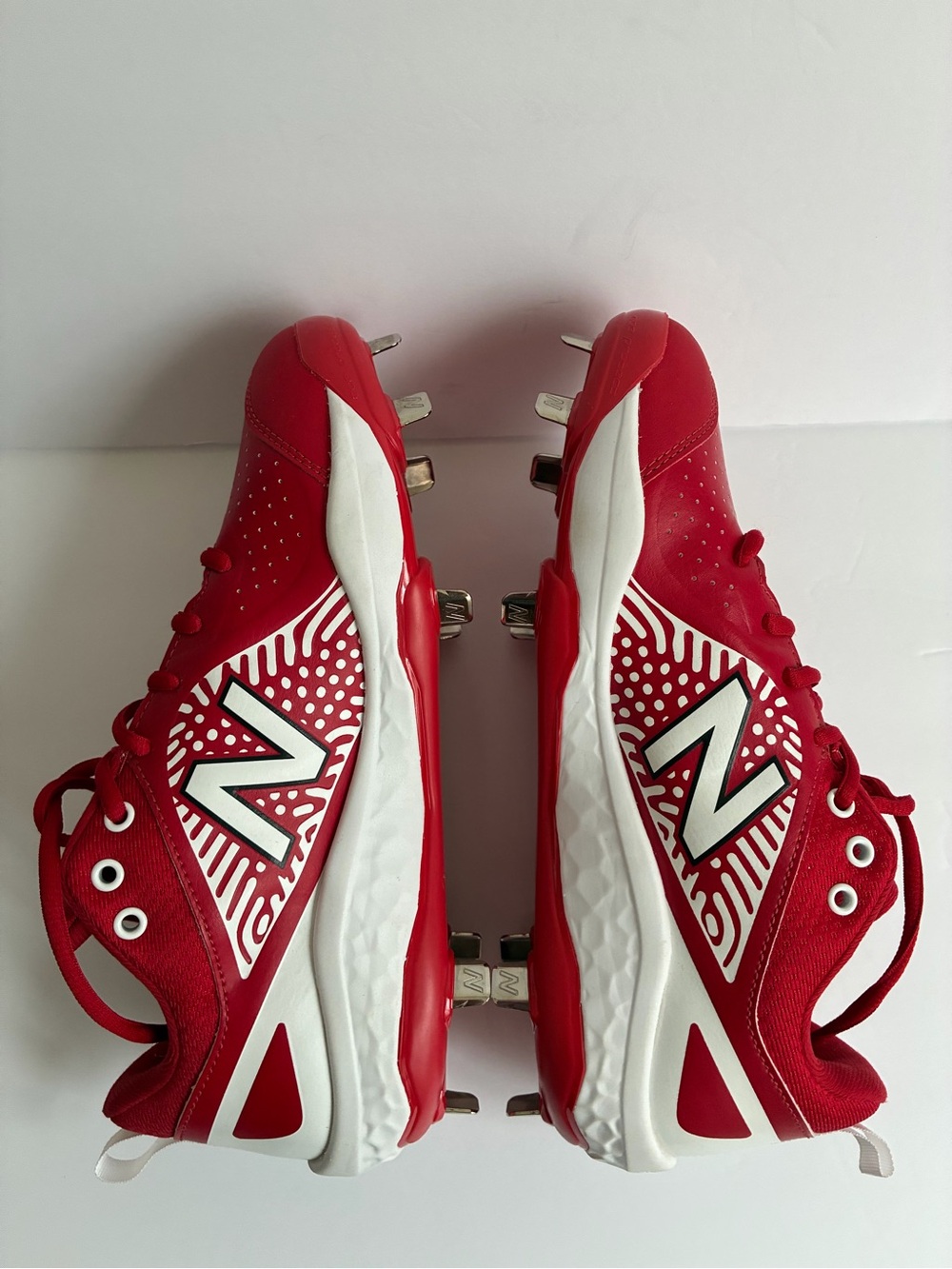 New Balance Women's Red and White Metal Baseball Cleats Size 9 Sports-Game